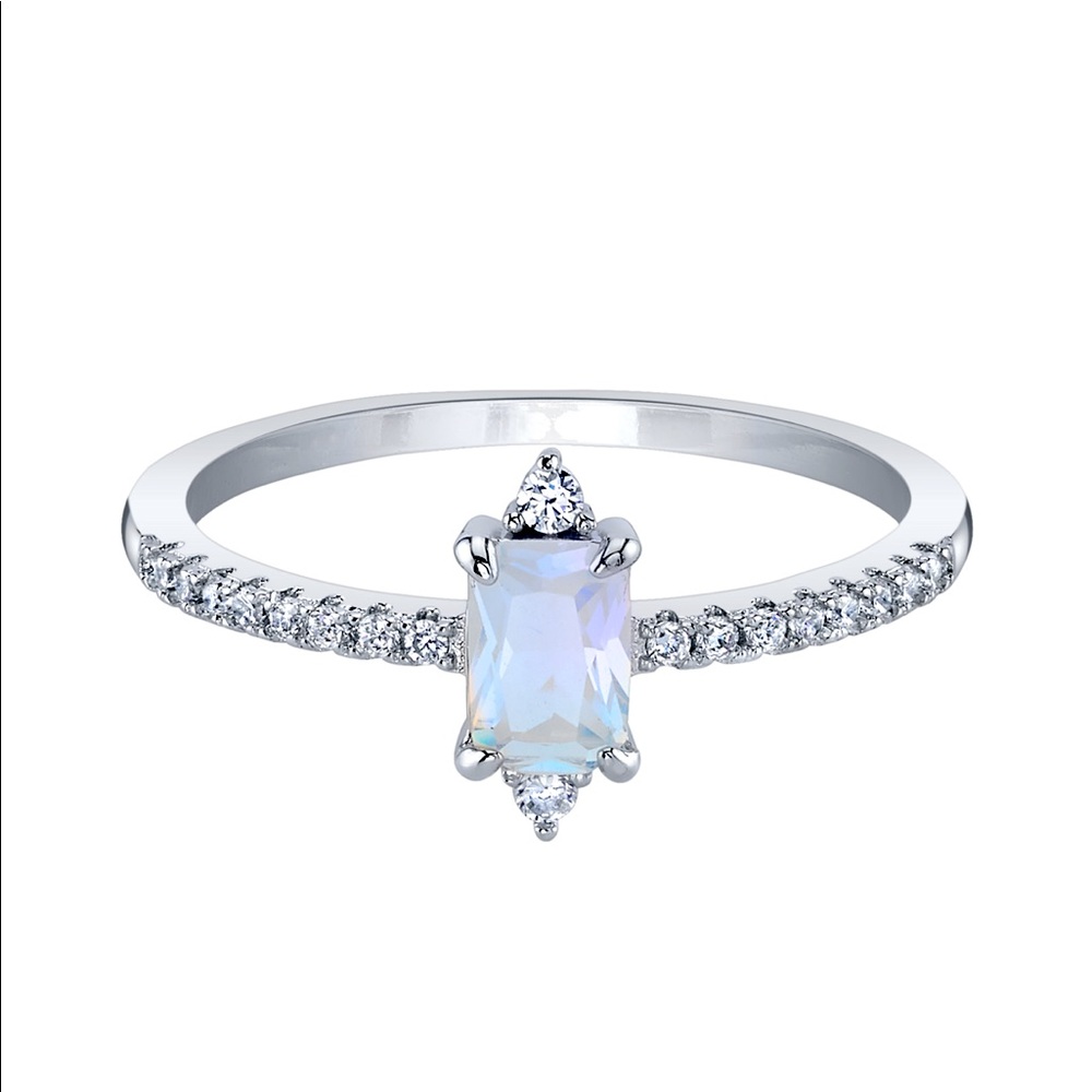 ring : Moonstone - NWT